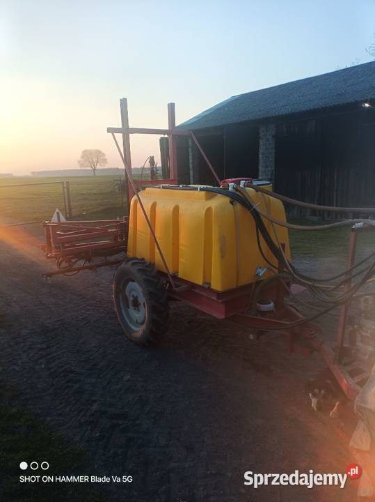 Opryskiwacz ciągany 1200L