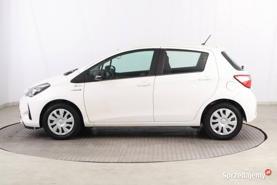 Toyota Yaris 15 Hybrid Zabrze