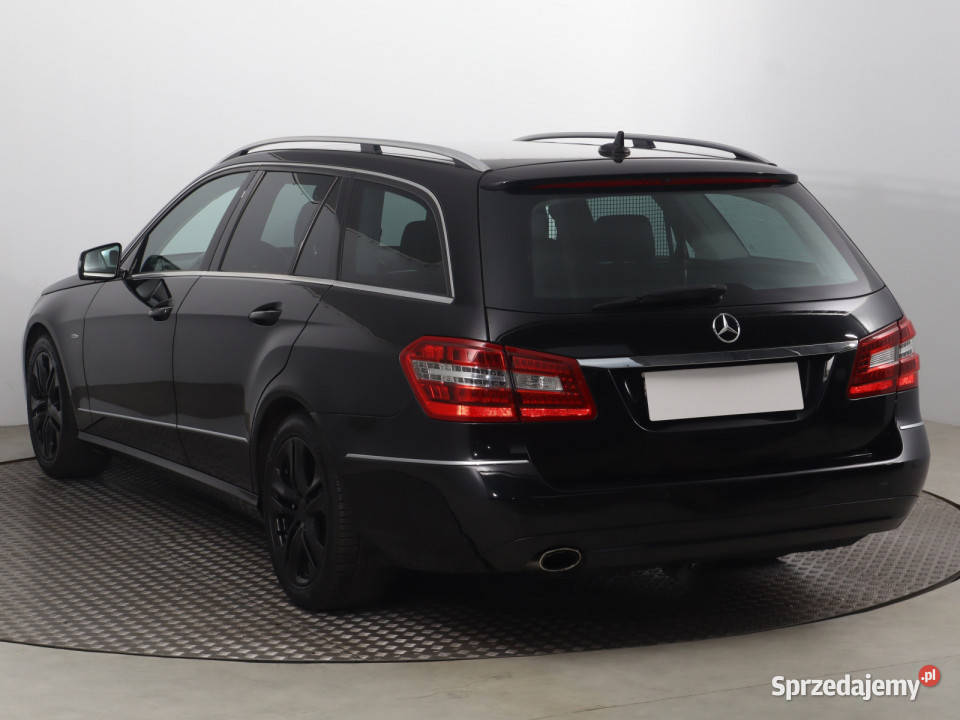 Mercedes E E 200 czarny Klasa E sprzedam