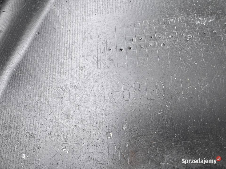 Osłonaplastik słupka środkowego SUZUKI SWIFT MK7 Osłony i zaślepki Brzesko