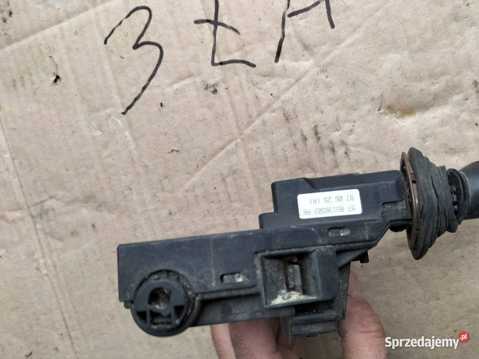 WŁĄCZNIK PRZEŁĄCZNIK KIERUNKOWSKAZÓW Mondeo panele sterowania, przełączniki Części samochodowe Kamień-Kolonia