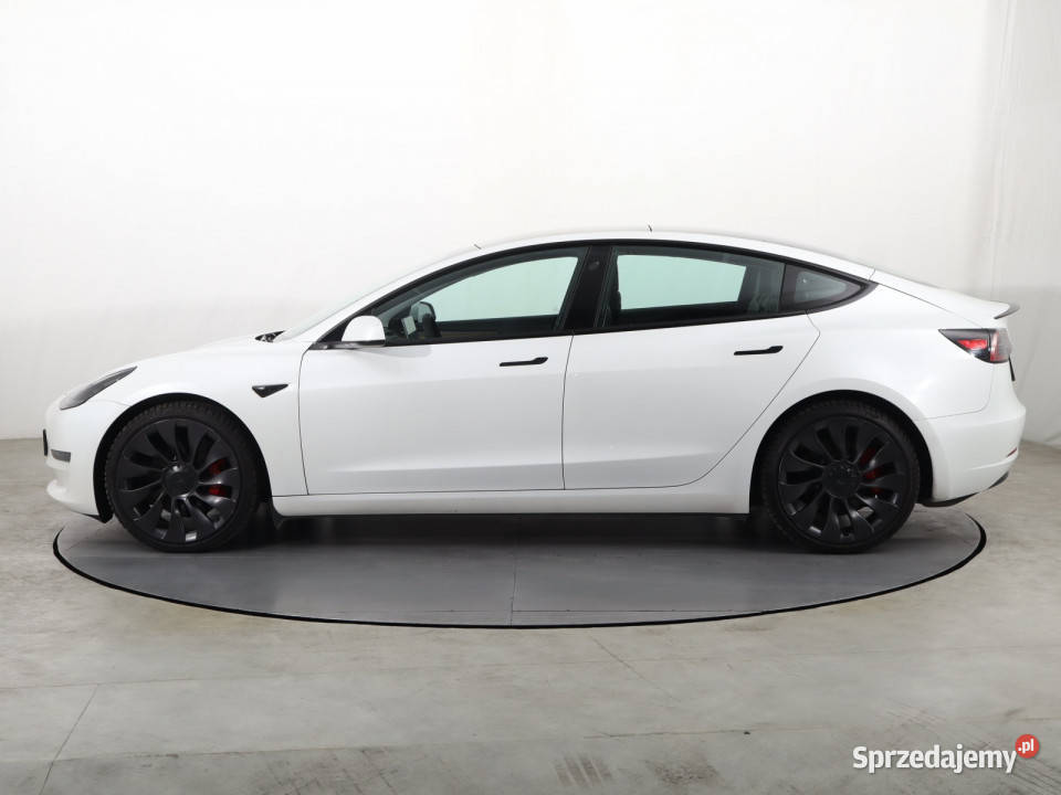 Tesla Model 3 Performance 82kWh elektrycznie ustawiane fotele