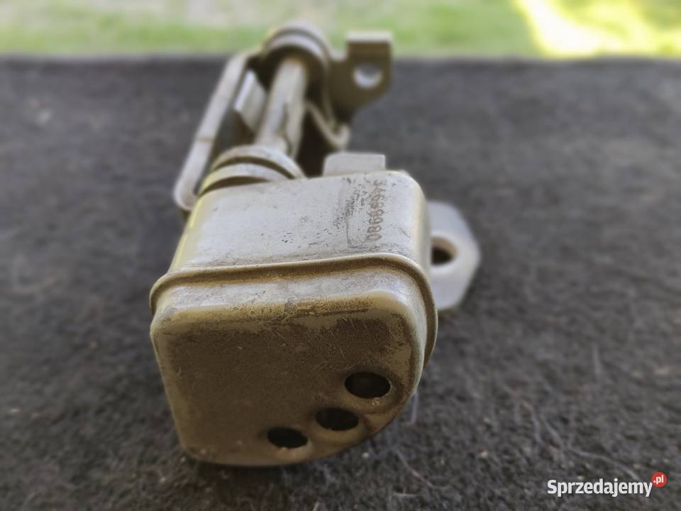 Peugeot 207 5 drzwi prawy przód zawias