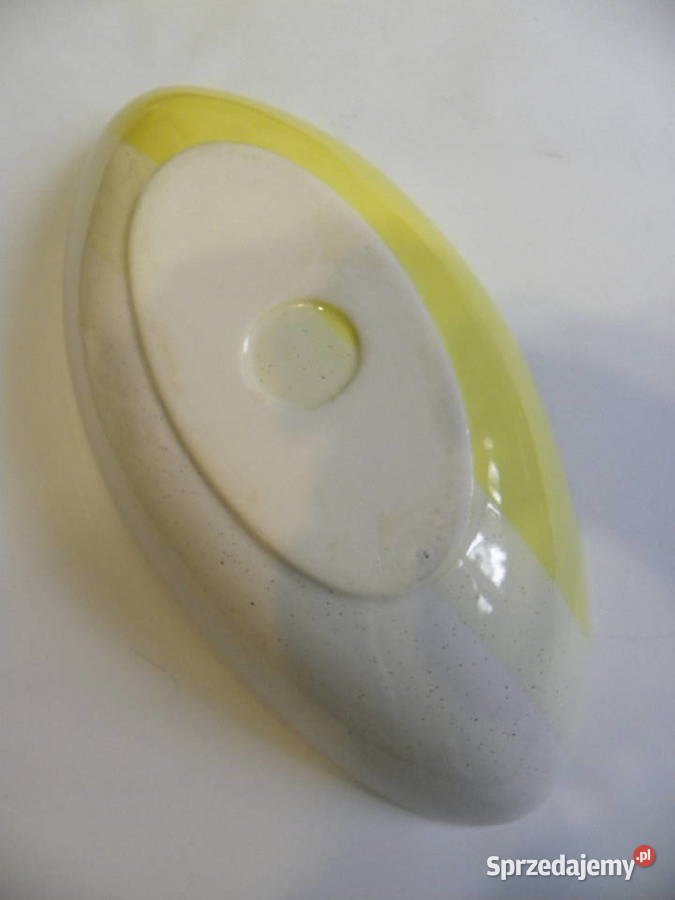 Dwa duże żółte półmiski misy