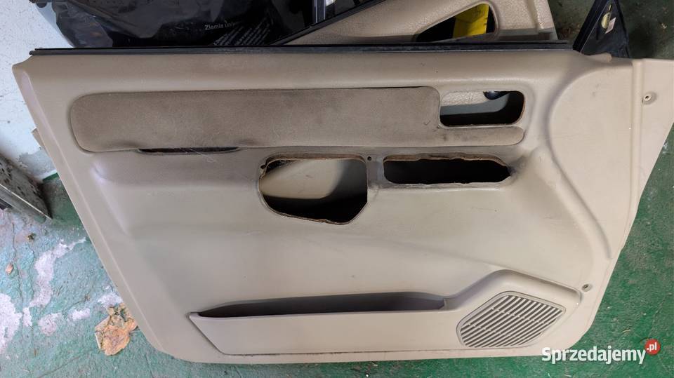 Nissan Terrano 2 boczki drzwi tapicerka diesel Gorzów Wielkopolski sprzedam