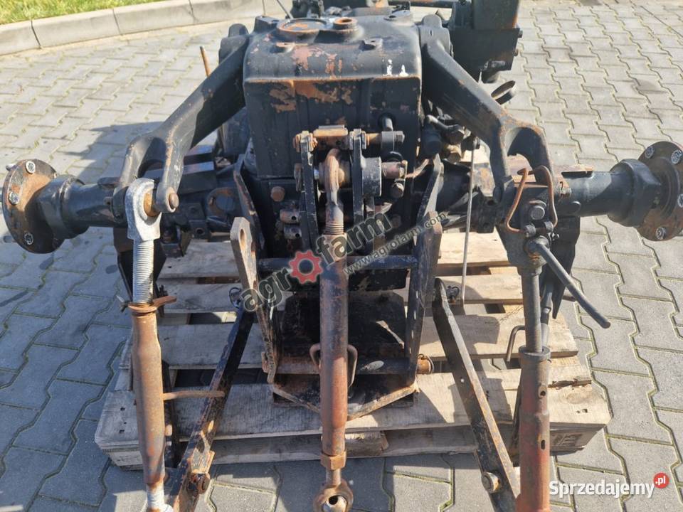 Skrzynia biegów most tylny Case 833 3232742R1 Byków sprzedam