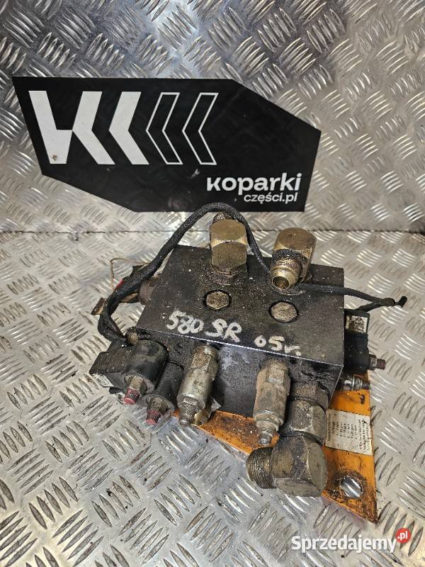 Rozdzielacz hydrauliczny koparki Case 580 SR