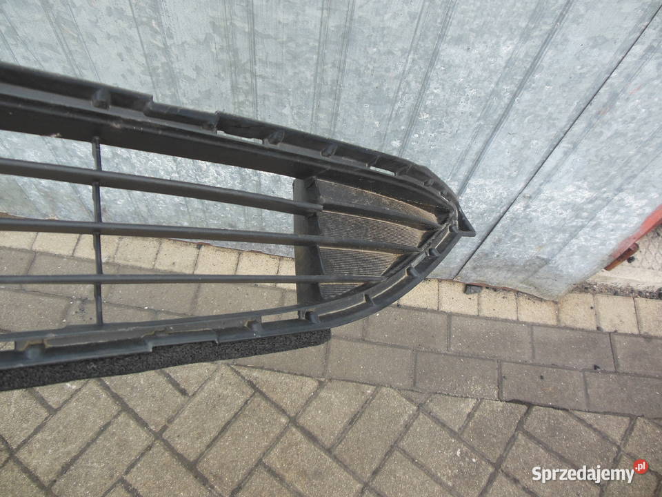 TOYOTA PRIUS XW50 16 Grill zderzaka 5311247240 osobowe