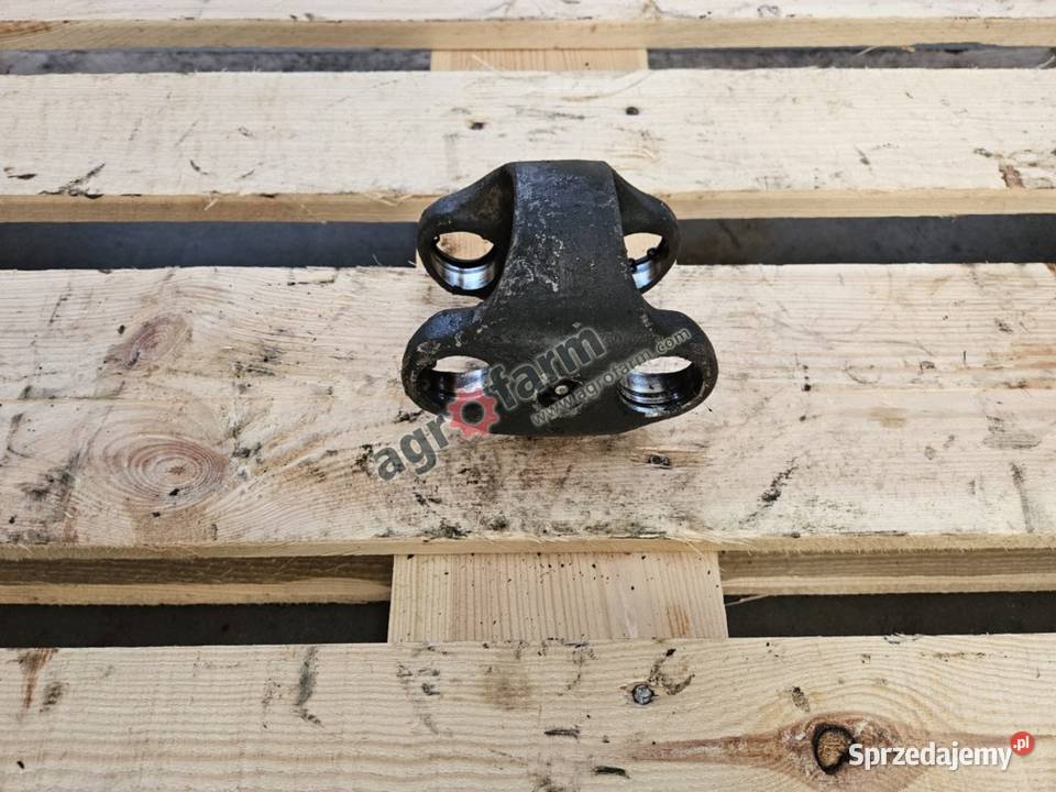 Łącznik półosi Valtra N111 N121 N141 Byków