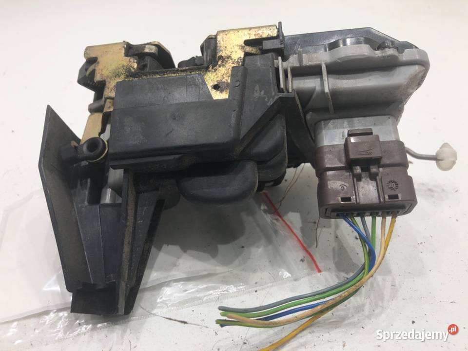 ZAMEK DRZWI LEWY PRZÓD PEUGEOT 307 Hatchback