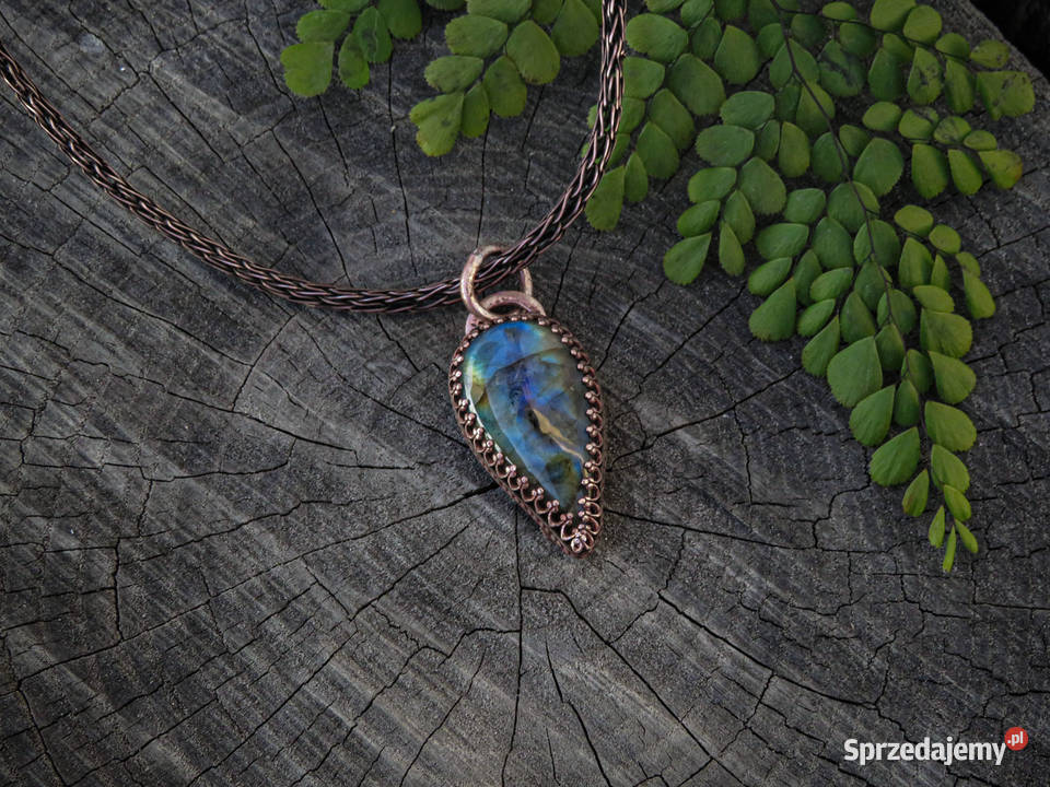 Miedziany wisiorek z labradorytem Biżuteria Wieliczka