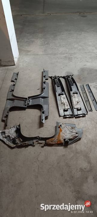 Jeep Liberty 2005 plastiki wnętrza osobowe Wrocław