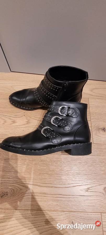 Sprzedam czarne motocyklowe botki PullBear