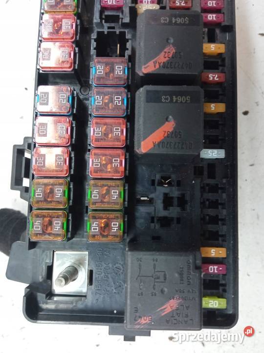 SKRZYNKA BEZPIECZNIKÓW 670030497 30 B 410