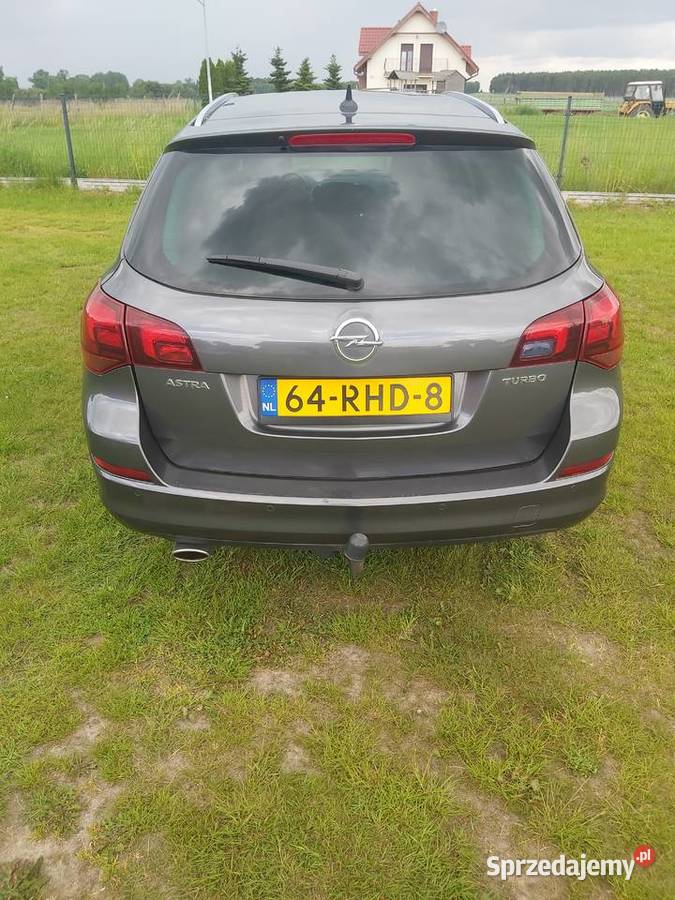Astra J Kombi Cosmo Skóry fotele AGR światła przeciwmgielne
