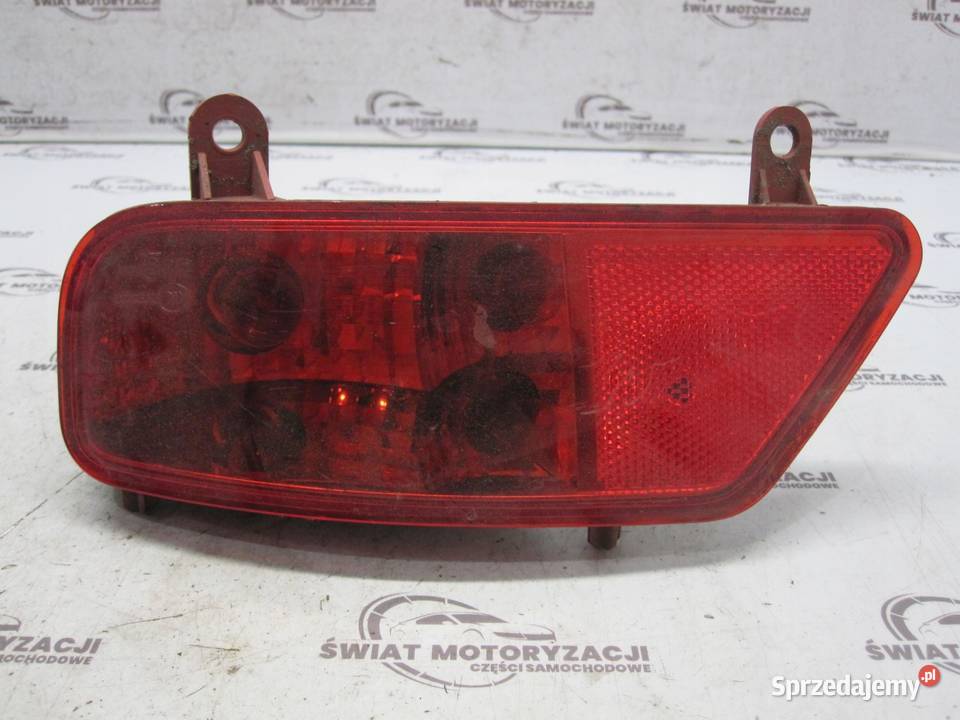 PEUGEOT 3008 I 11r lampa w zderzak