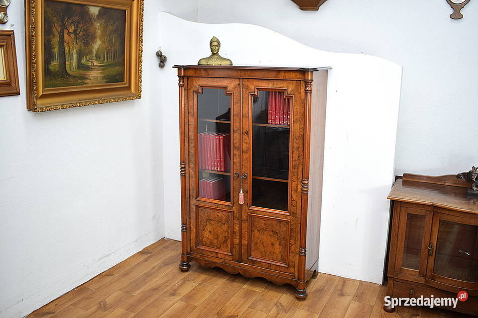 Urocza stara biblioteczka regał biblioteka Świdnica