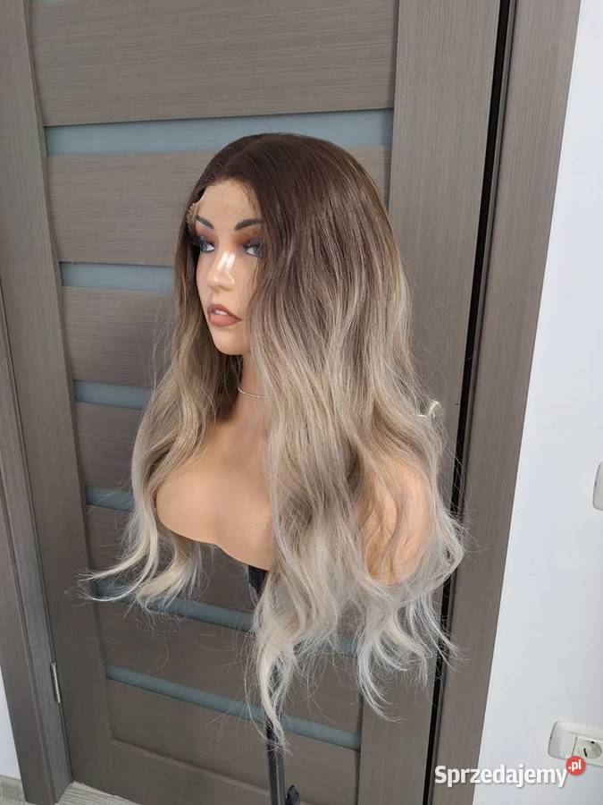 Długa falowana blond koronkowa peruka pomorskie Malbork
