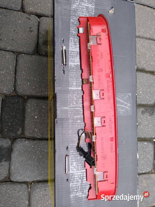 LAMPA ŚWIATŁO STOPU VW PASSAT B6 B7 0515 TYC Środek Części Białystok