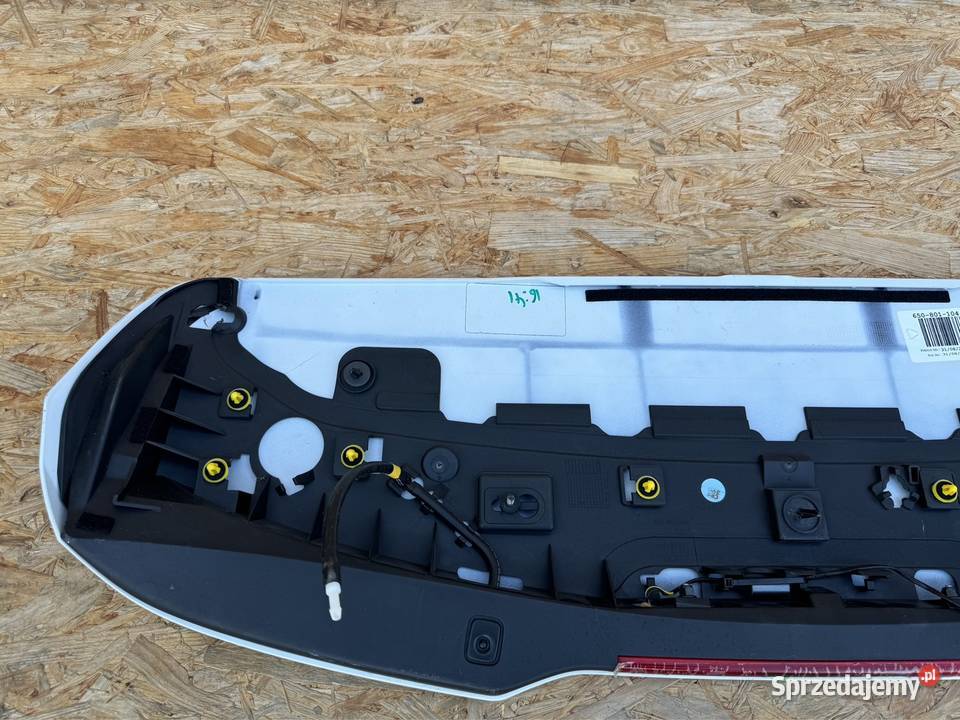 Spoiler lotka daszek klapy bagażnika Volvo v40