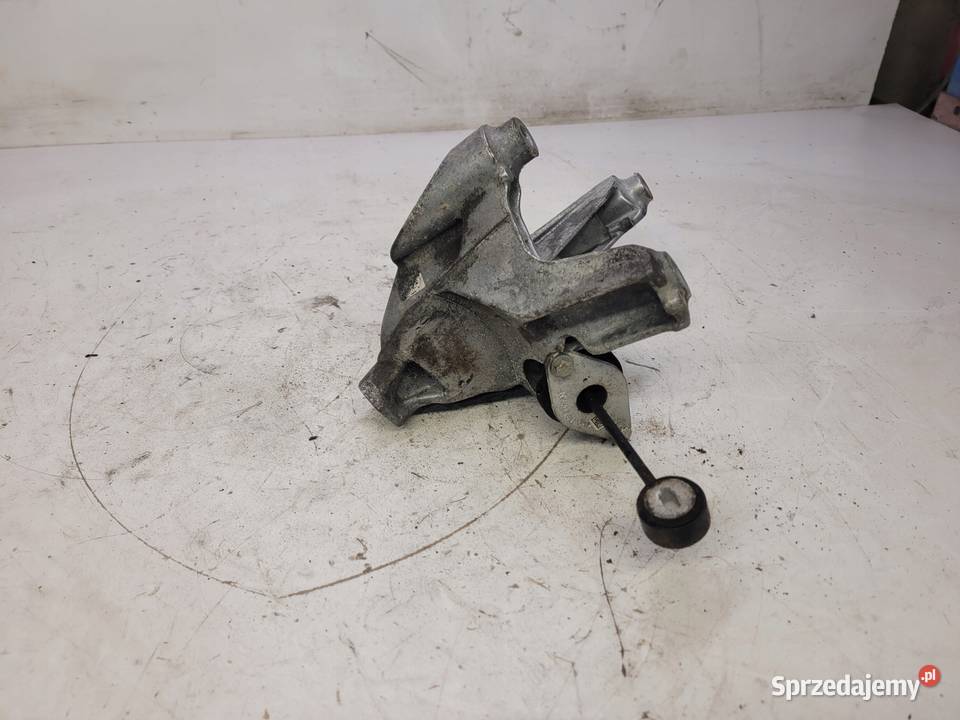 ŁAPA SILNIKA LEWA AUDI A4 B9 A5 4M0199307AD Przystajń