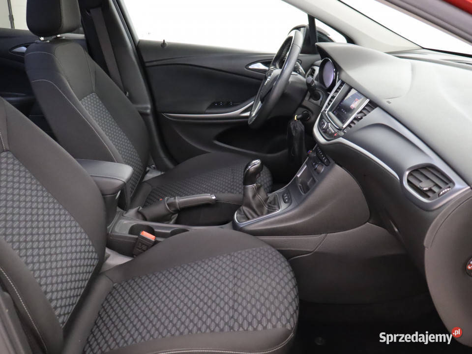 Opel Astra 12 Turbo bluetooth