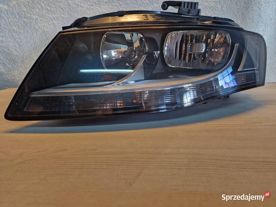 Lampa Audi A4 B8 przed liftem 20082012Prawa lewa Kwilcz