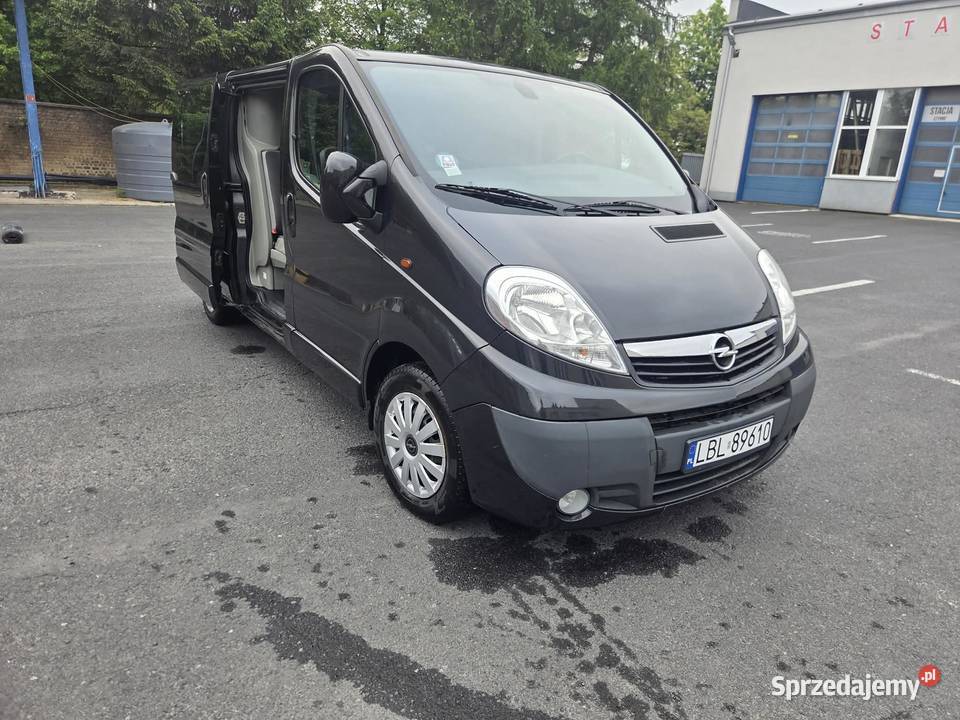 Samochód Opel Vivaro 25 147 Czarny LONG diesel Lublin