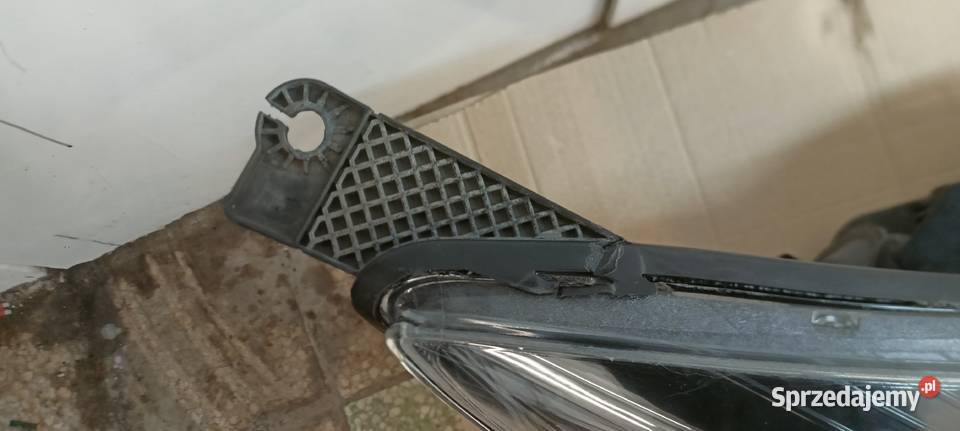 Lampa prawy przód Ford Focus MK3 Kielce sprzedam