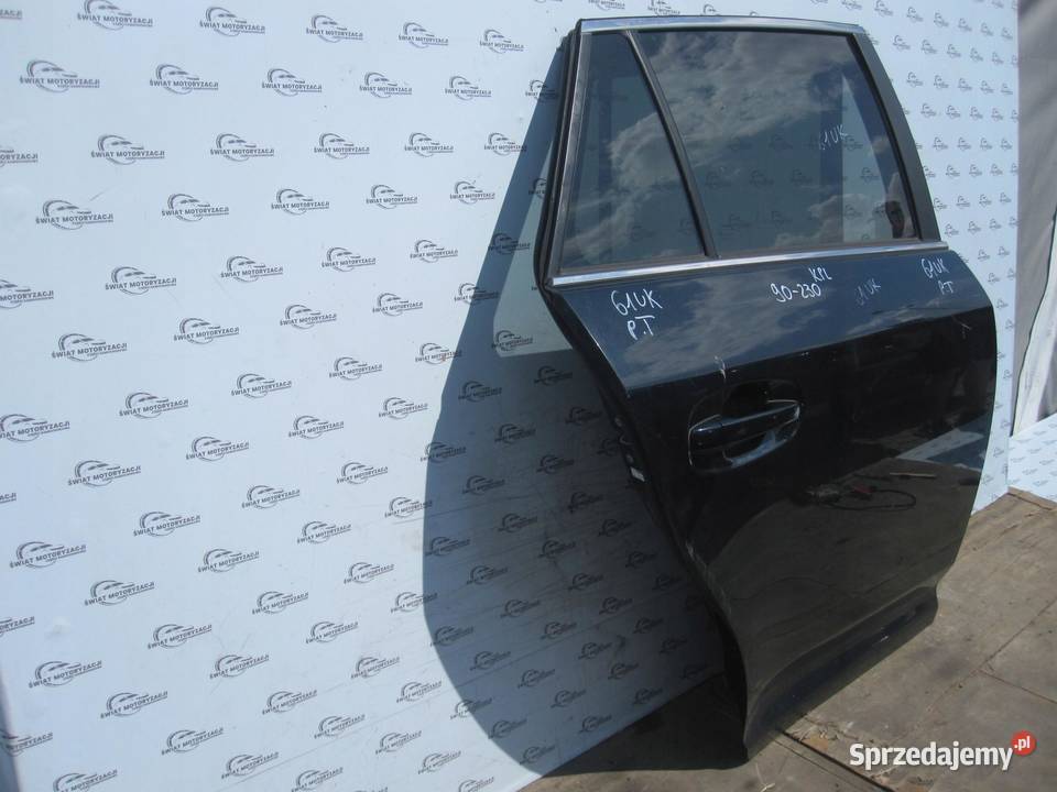 TOYOTA AVENSIS T27 III 10r drzwi prawe tył