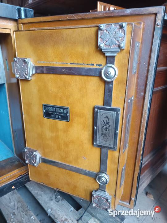 Stary wiedeński sejf Nawojowa