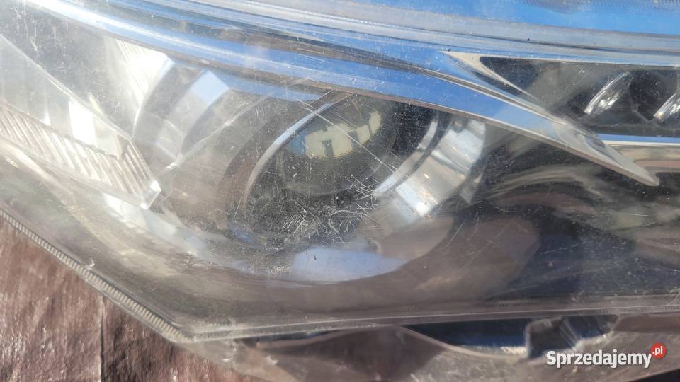 TOYOTA AURIS II REFLEKTOR PRAWY LAMPA PRAWA osobowe śląskie Ruda Śląska