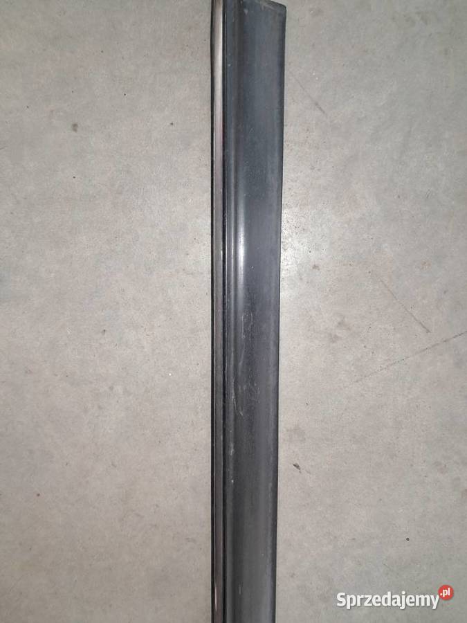 LISTWA DOLNA DRZWI PRAWYCH MERCEDES W123 COUPE osobowe śląskie