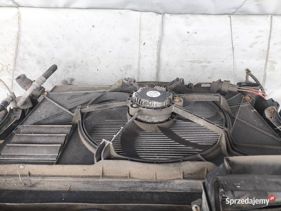 PAS PRZEDNI CHŁODNICE VW GOLF V 5 PLUS Radom