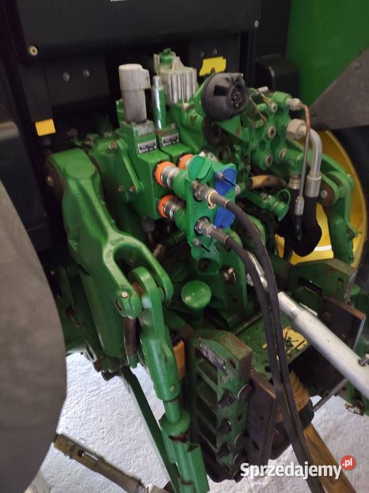 Traktor John Deere 6130