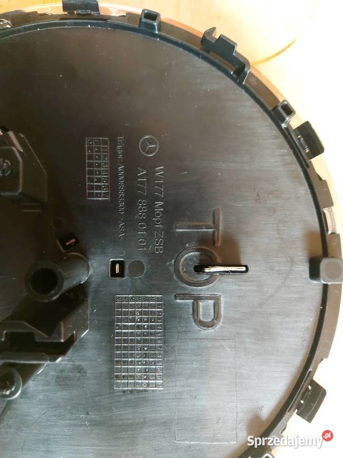 Emblemat Znaczek Logo atrapy przód CLA W 118 osobowe Nowy Sącz