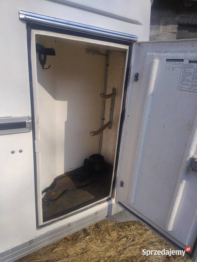 Przyczepa do przewozu koni Do przewozu koni Przyczepy Radom