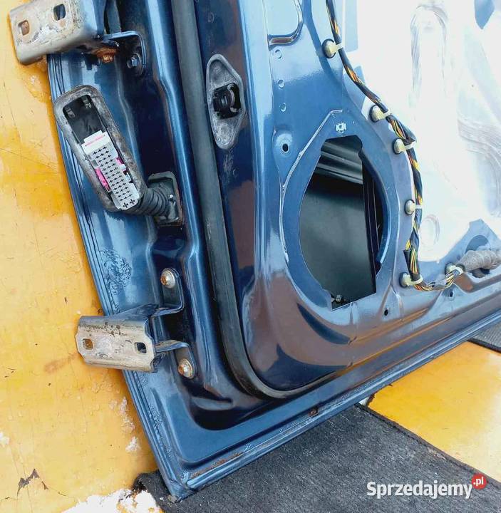 OPEL INSIGNIA A KOMBI DRZWI PRAWY PRZÓD CAŁE DO Rok produkcji 2010 Radom