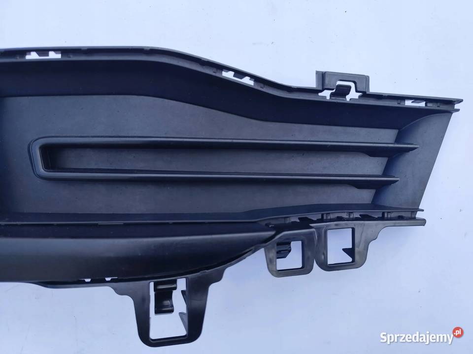 BMW 3 F30 F35 F31 KRATKA HALOGENU PRZOD Przemęt