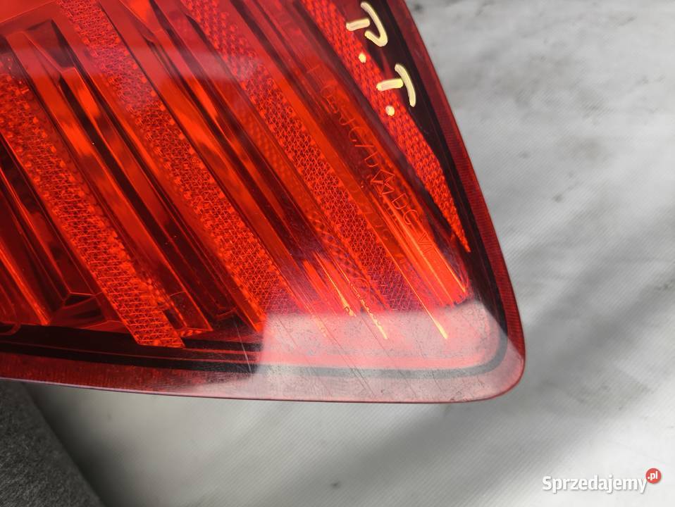 DODGE JOURNEY FREEMONT LAMPA TYLNA PRAWA LEWA osobowe