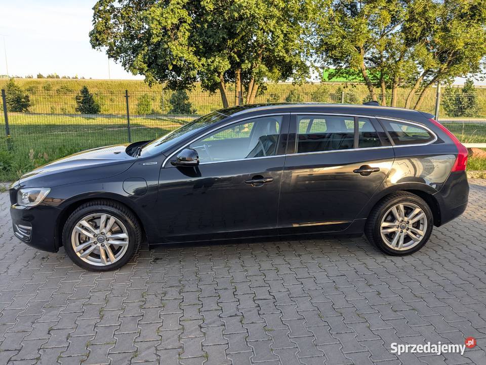 Volvo V60 24 D6 Plugin Hybrid Rok produkcji 2013