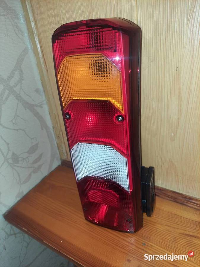Mercedes actros 11r atego 13r lampa tylna prawa Pruszków