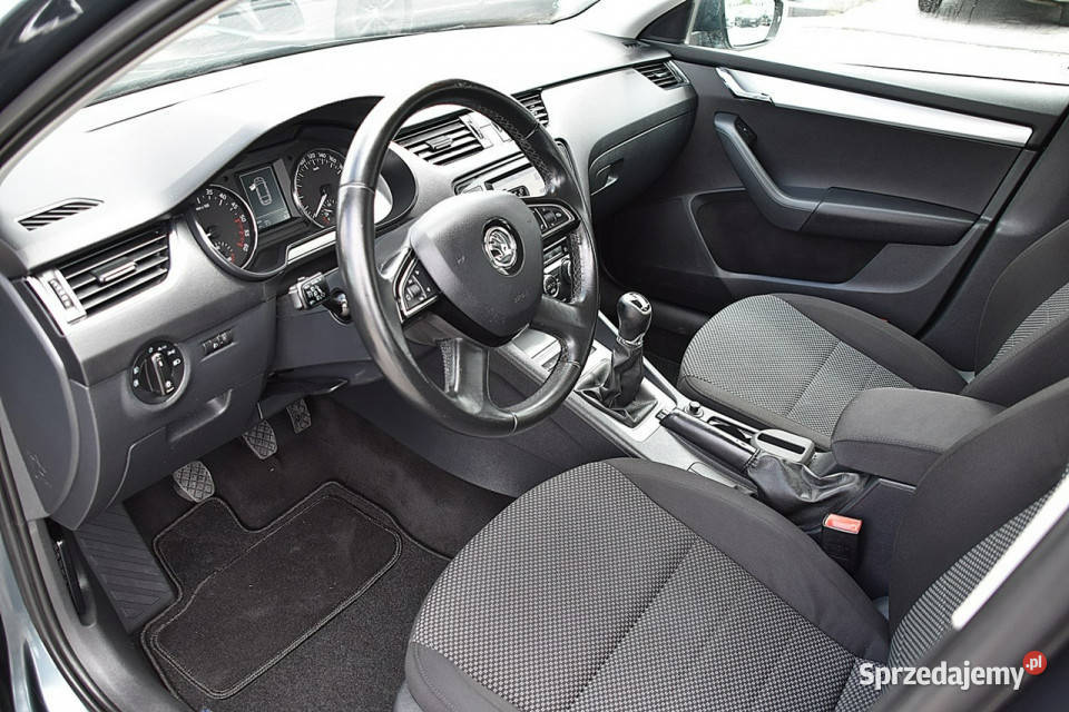 koda Octavia 16Tdi 110 Navi Alu Gwarancja III kurtyny powietrzne Nowe Kucice