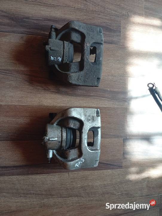 Komplet przednich zacisków hamulcowych Vectra C osobowe Żabno sprzedam