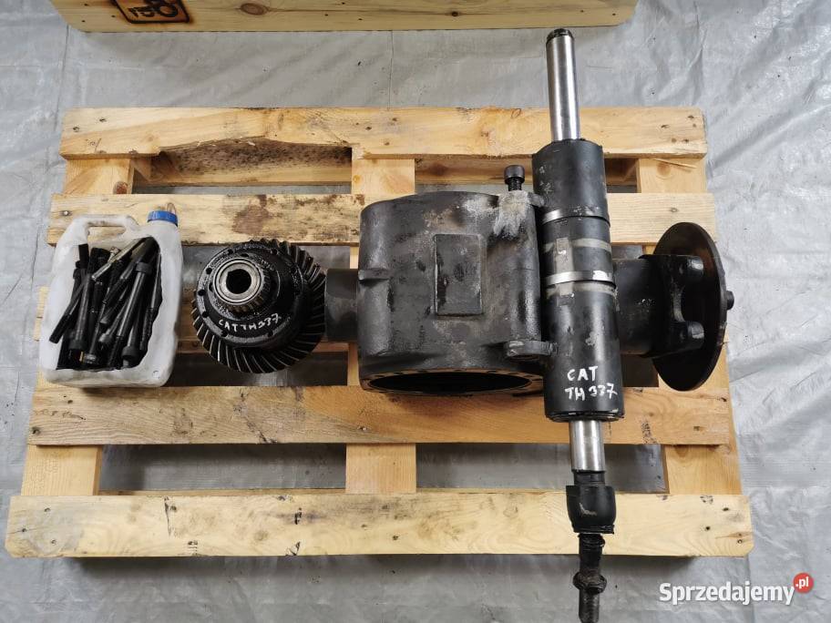 CAT TH 337 Środek mostu Carraro Wilkowo