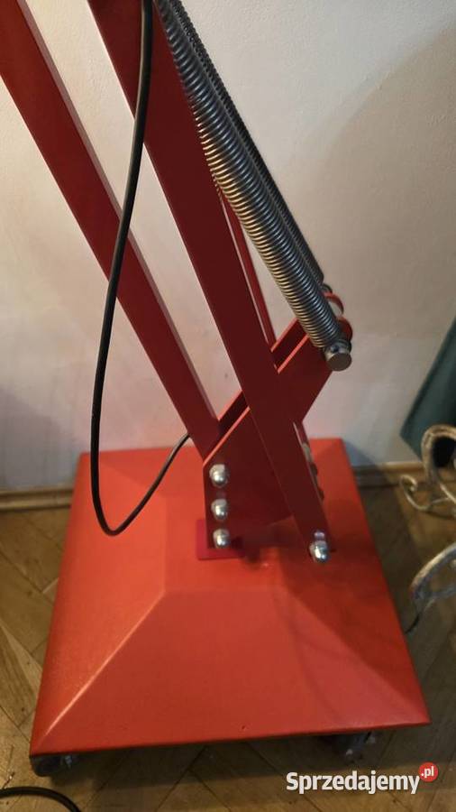 Lampa podlogowa