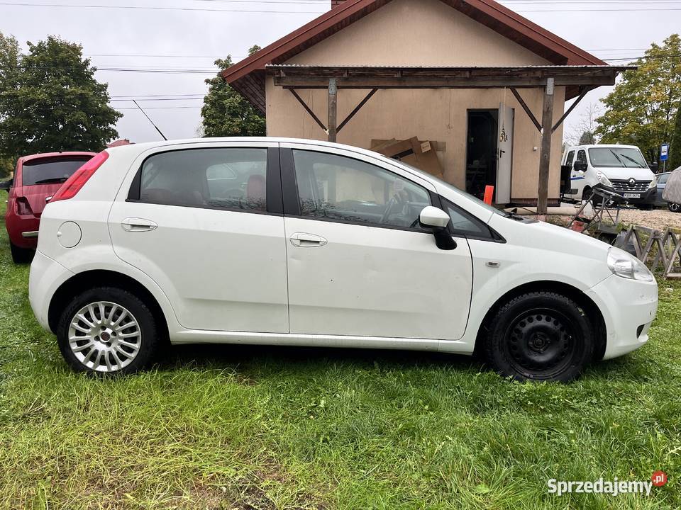 Fiat Grande Punto Skórzane czerwone siedzenia