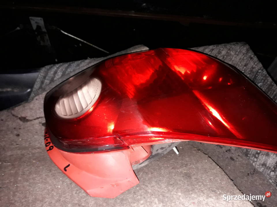 Lampa tył lewa Toyota Auris e15 Lubin