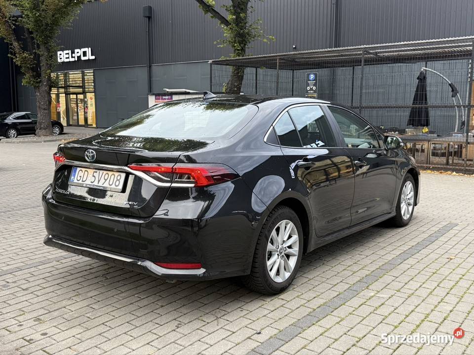 Toyota Corolla Sedan 18 Hybrid 140 Wersja nieuszkodzony pomorskie sprzedam
