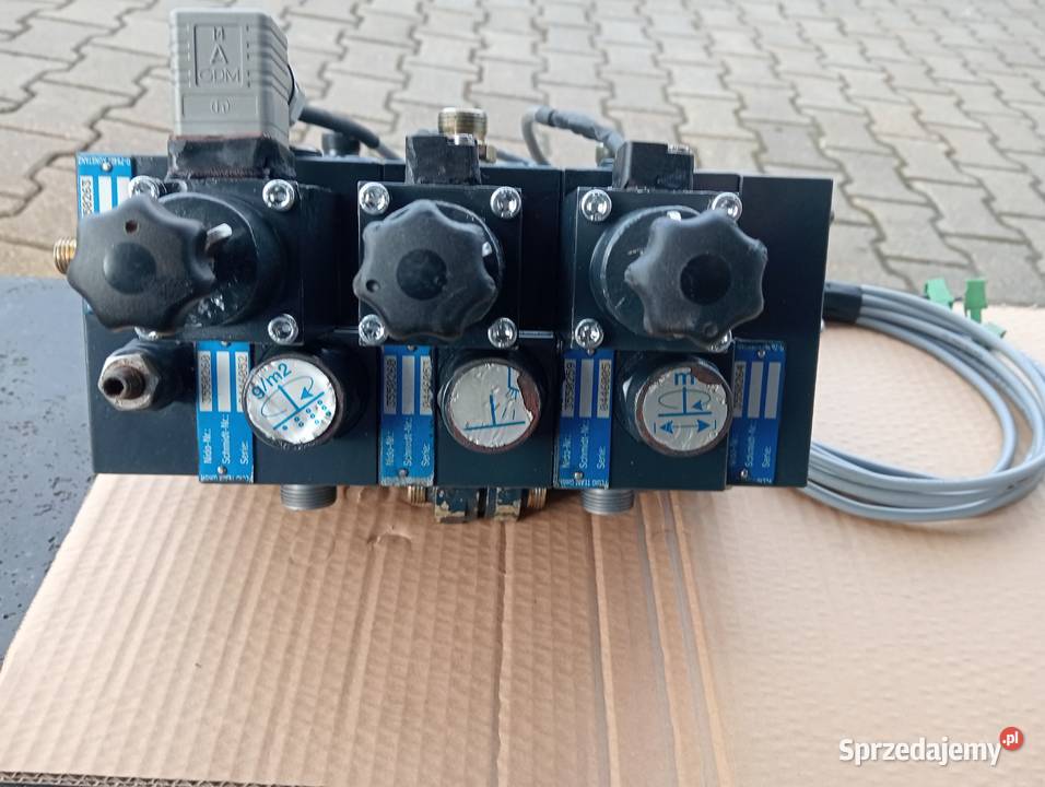 Blok hydrauliczny trzysekcyjny elektrozaworów Kielce